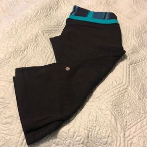 Lululemon Athletica Capri Black Pants & Teal Blue